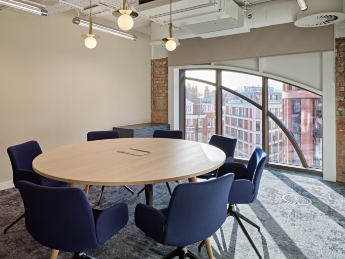 个性与中立平衡 支持多元工作模式办公楼装修