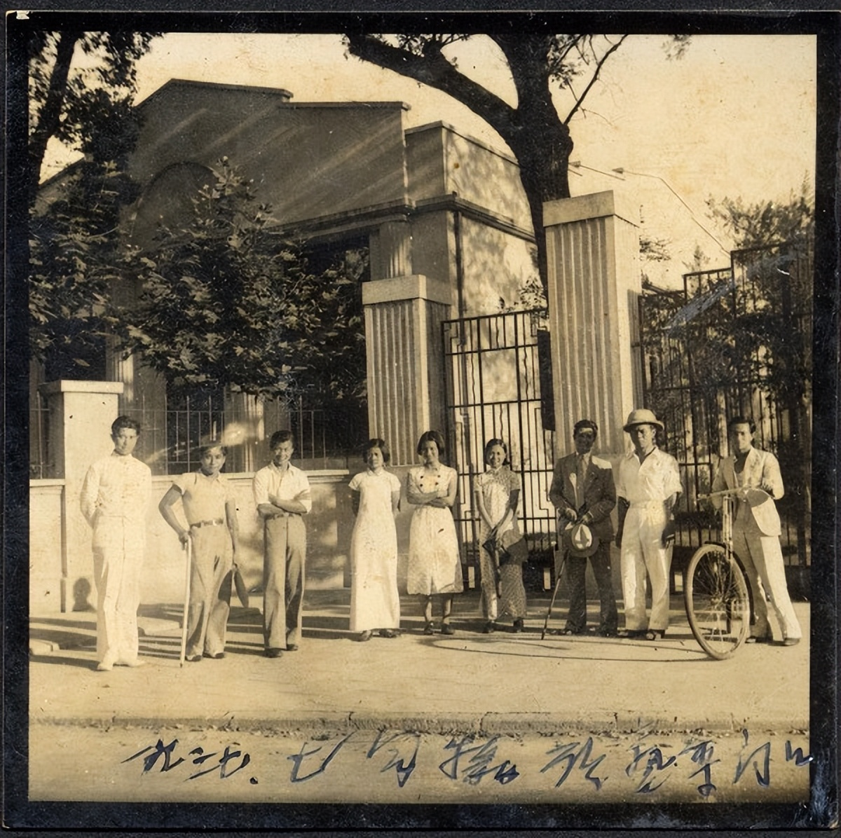 重识巨匠：许铁生与中国现代艺术的南洋之路（图ZMTUyMDQyNzI=） - 资讯 - 站酷设计师壹号观察原创素材 - 站酷ZCOOL