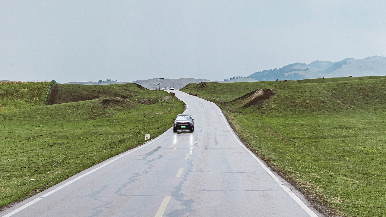 远山长,云山乱,晓山青