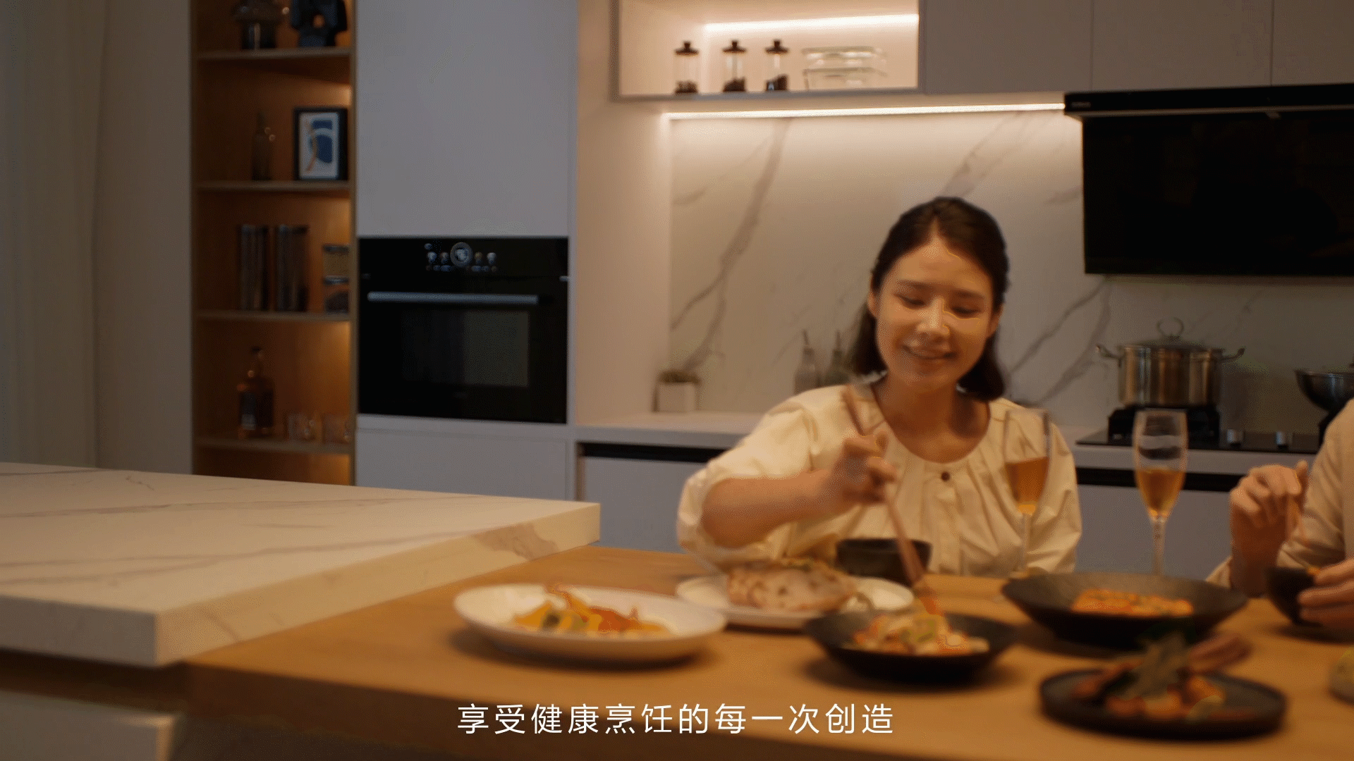 创意TVC丨大家电 老板电器小贝果蒸烤 产品视频 X 乐趣(图ZMzk1NzYwMTA0) - 产品摄影 - 站酷设计师乐趣视觉营销原创素材 - 站酷ZCOOL