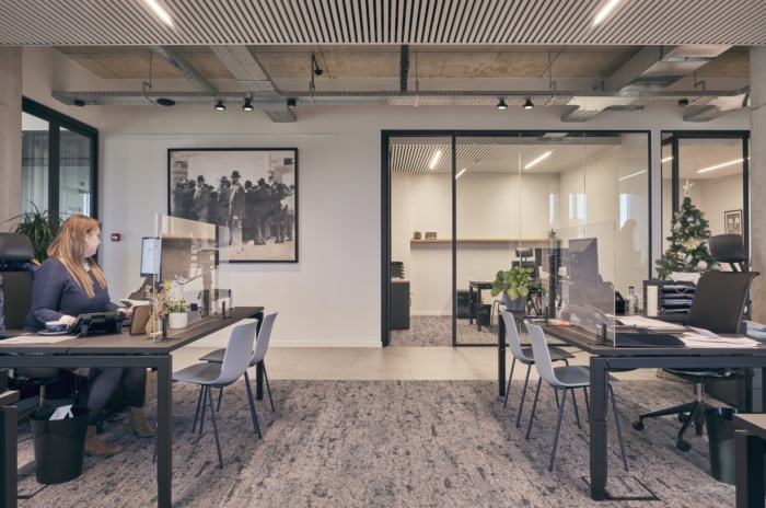 办公楼装修：融合工业美学与灵活共享 打造个性办公空间（图ZMTUyMDYwMTI=） - 资讯 - 站酷设计师凯悦办公装修原创素材 - 站酷ZCOOL