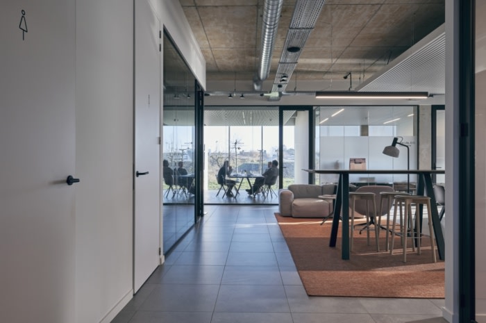 办公楼装修：融合工业美学与灵活共享 打造个性办公空间（图ZMTUyMDYwMDg=） - 资讯 - 站酷设计师凯悦办公装修原创素材 - 站酷ZCOOL