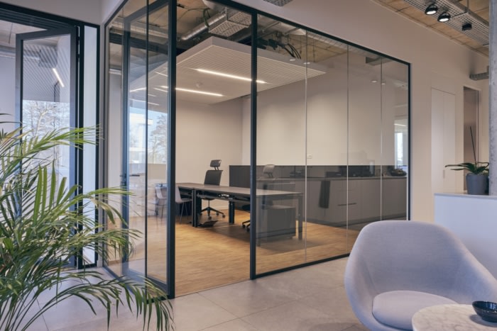 办公楼装修：融合工业美学与灵活共享 打造个性办公空间（图ZMTUyMDYwMTY=） - 资讯 - 站酷设计师凯悦办公装修原创素材 - 站酷ZCOOL