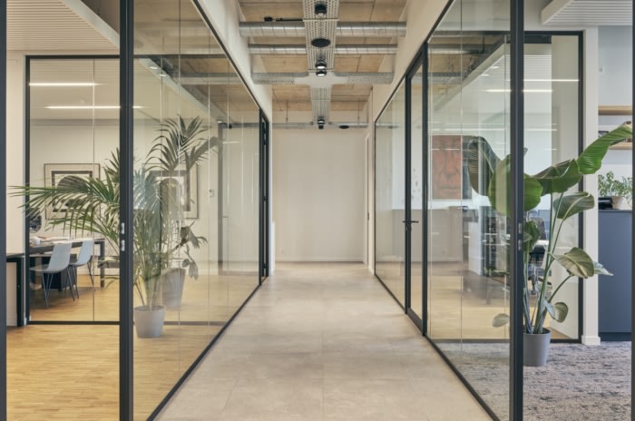 办公楼装修：融合工业美学与灵活共享 打造个性办公空间（图ZMTUyMDYwMjQ=） - 资讯 - 站酷设计师凯悦办公装修原创素材 - 站酷ZCOOL