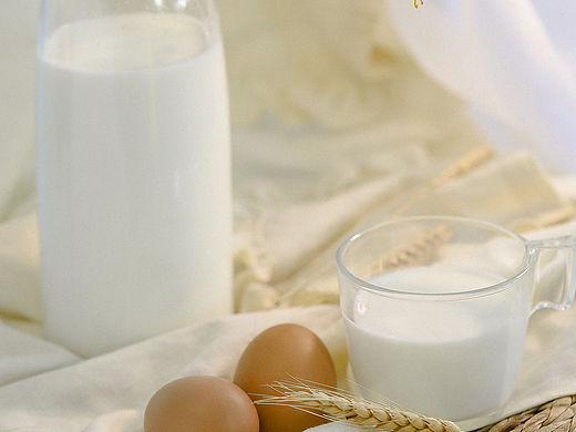 牛奶广告|乳色漫溢,是生活里的温柔注脚