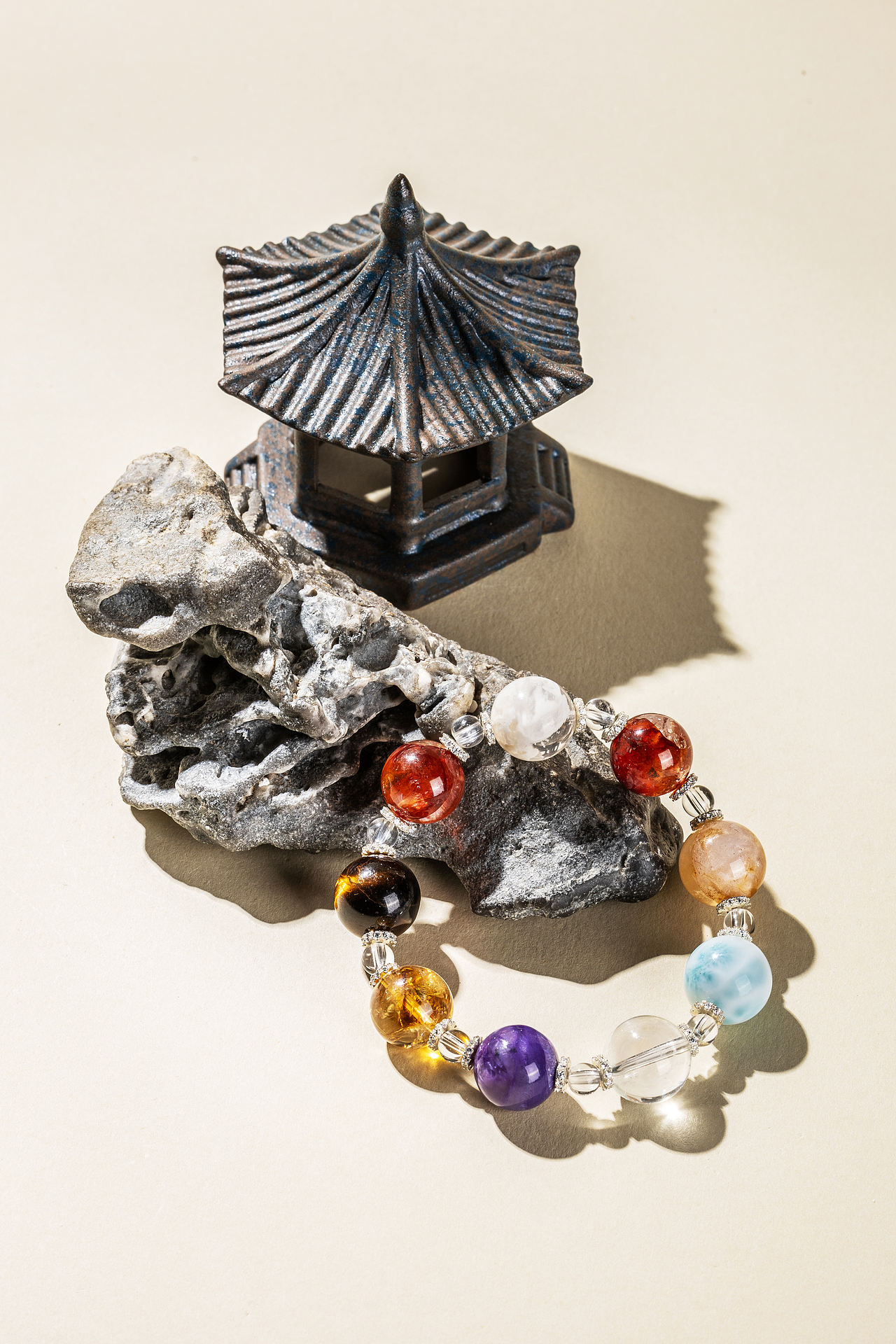 水晶 天然石饰品 创意场景拍摄（图ZMzk2MTE4MTEy） - 产品摄影 - 站酷设计师北京坤师傅摄影原创素材 - 站酷ZCOOL