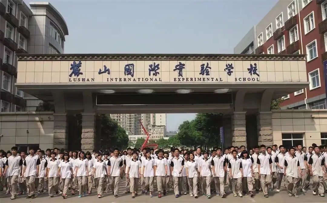 90%的工作如何用AIGC更高完成！#雨田AIGC艺术馆 #雨田侃设计 #AI应用课程（图ZMTUyMTMwMzY=） - 教程 - 站酷设计师雨田侃设计原创素材 - 站酷ZCOOL