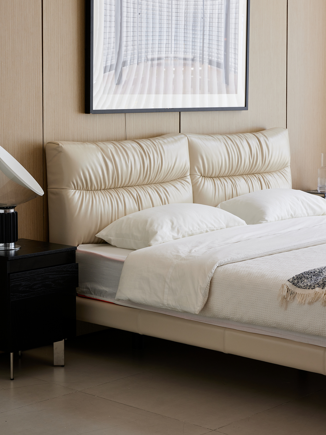 家具摄影-白巧真皮床