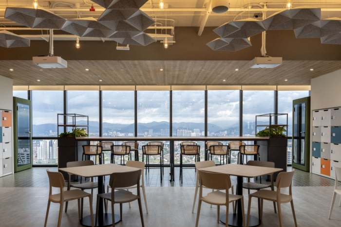 办公楼装修：极简前台与科技体验中心 重塑品牌创新叙事空间