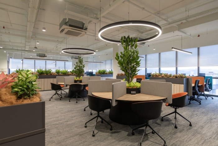 办公楼装修：极简前台与科技体验中心 重塑品牌创新叙事空间