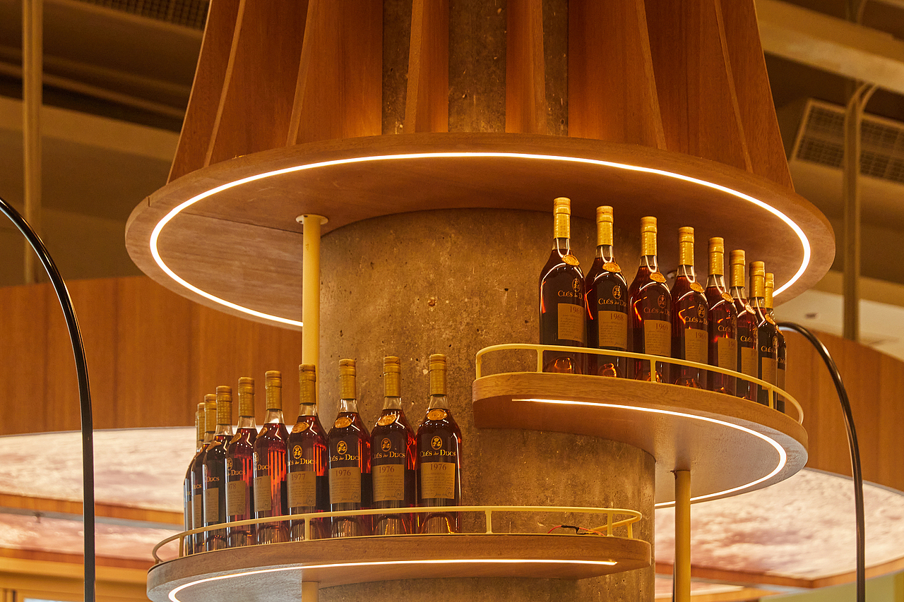 TO THE MOON品牌形象设计（图ZMzk2MzczMjQ4） - 品牌 - 站酷设计师OneByOneLab原创素材 - 站酷ZCOOL