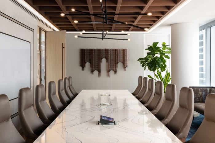 办公楼装修：开放式与私密区平衡 构建专注协作兼备的能源办公环境（图ZMTUyMTkzMzI=） - 资讯 - 站酷设计师凯悦办公装修原创素材 - 站酷ZCOOL