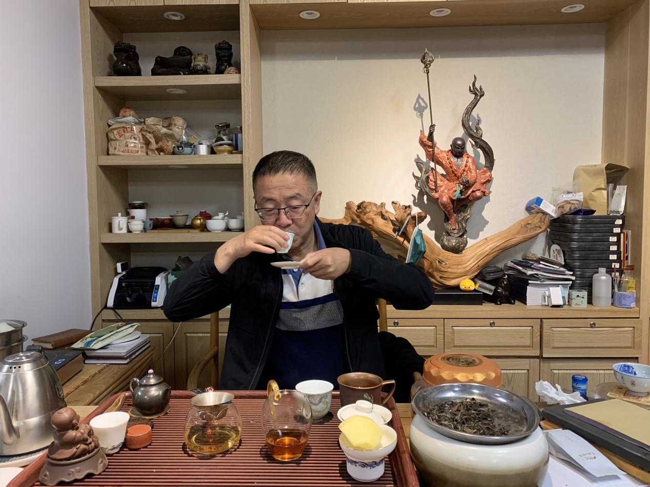 刘宏伟律师九部诗集散文集的出版“石破惊天”