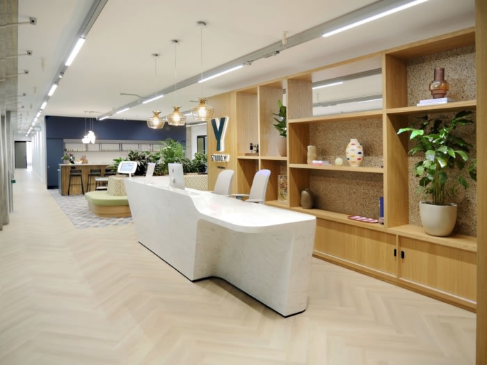 办公楼装修：突破传统办公现状 实现自由协作与专注的平衡设计（图ZMTUyMjE1NDA=） - 资讯 - 站酷设计师凯悦办公装修原创素材 - 站酷ZCOOL