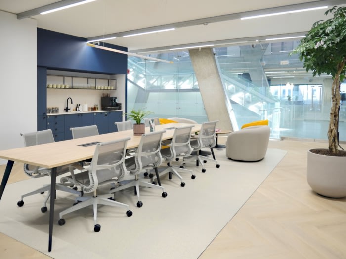 办公楼装修：突破传统办公现状 实现自由协作与专注的平衡设计（图ZMTUyMjE1NjA=） - 资讯 - 站酷设计师凯悦办公装修原创素材 - 站酷ZCOOL