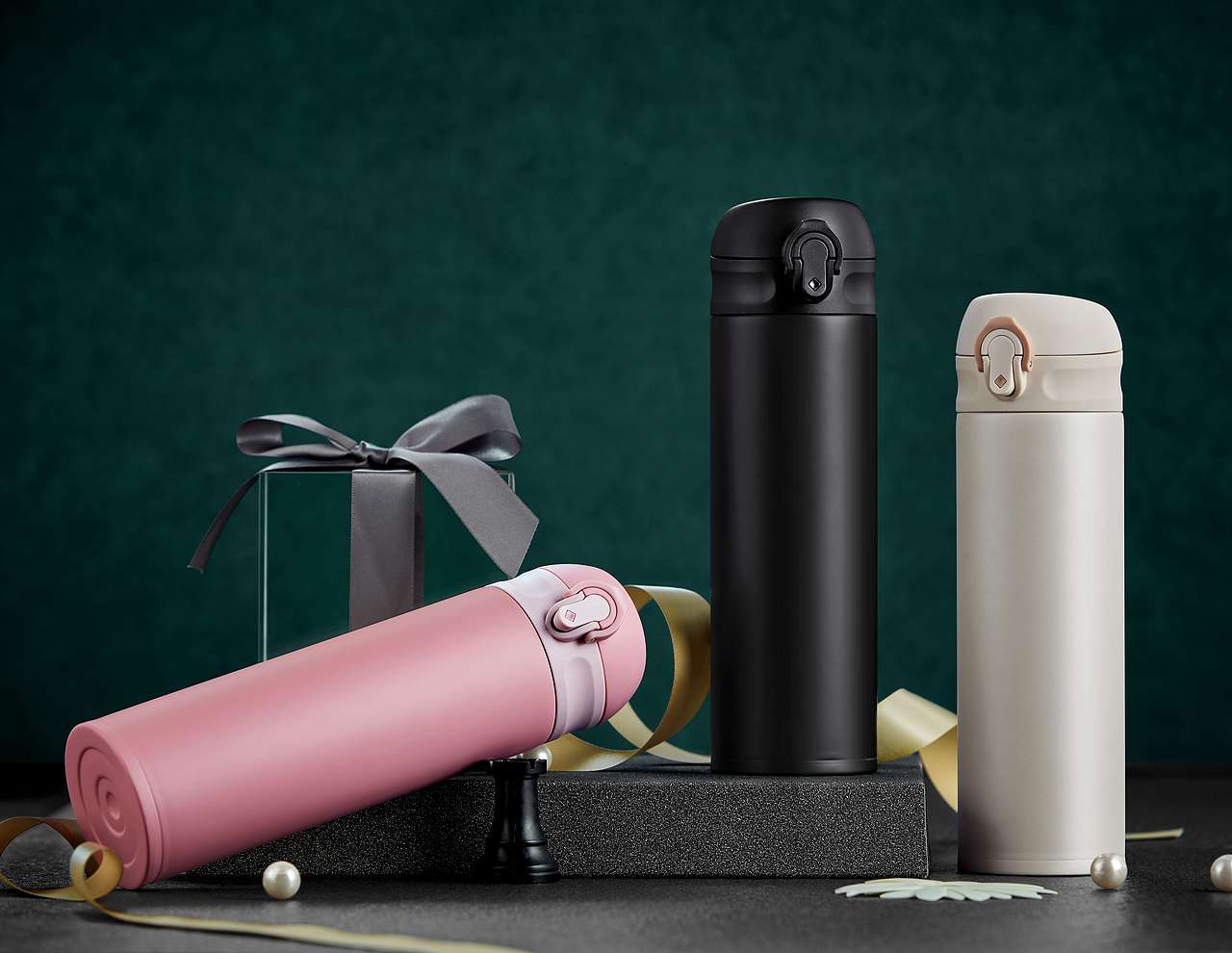 保温杯｜吸吸杯棚拍+户外实拍合集（图ZMzk2NTc2NzU2） - 产品摄影 - 站酷设计师承与承文化原创素材 - 站酷ZCOOL