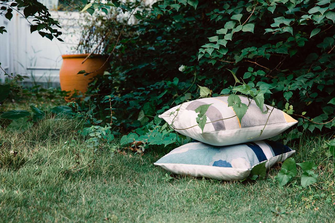 家居摄影｜抱枕实拍（图ZMzk2NTc3MjQw） - 产品摄影 - 站酷设计师承与承文化原创素材 - 站酷ZCOOL