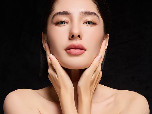 《医美拍摄|高级质感,解锁肌肤的光感密码✨》(个人主页-ZNzI1NDM4NzY=) - 人像摄影 - 站酷设计师俞小尛原创素材 - 站酷ZCOOL
