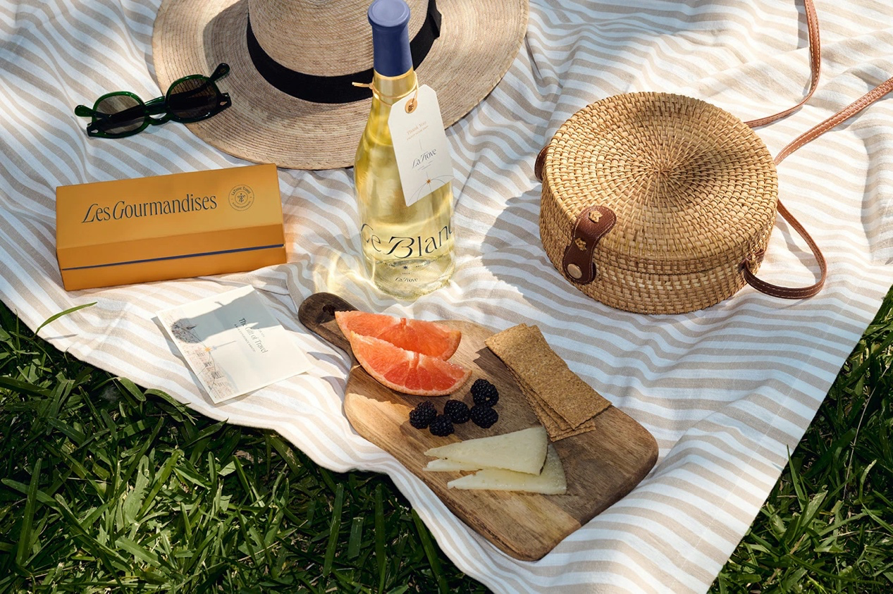 墨西哥设计师如何演绎“高端旅行”主题视觉设计？（图ZMTUyMjc5NzY=） - 资讯 - 站酷设计师智明了智明原创素材 - 站酷ZCOOL