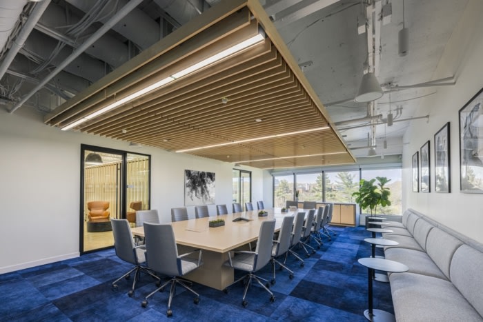 办公楼装修：从演示培训到非正式交流 支持全场景活动的办公设计（图ZMTUyMjgxMjA=） - 资讯 - 站酷设计师凯悦办公装修原创素材 - 站酷ZCOOL