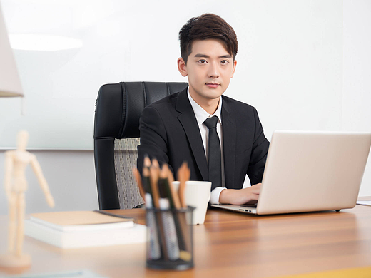 2025秋季护肤觉醒！览邦抗皱精华水实测，细纹减少15%，肤感比去年更透亮！