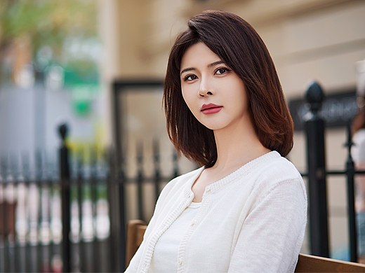 夏日街拍新疆美女