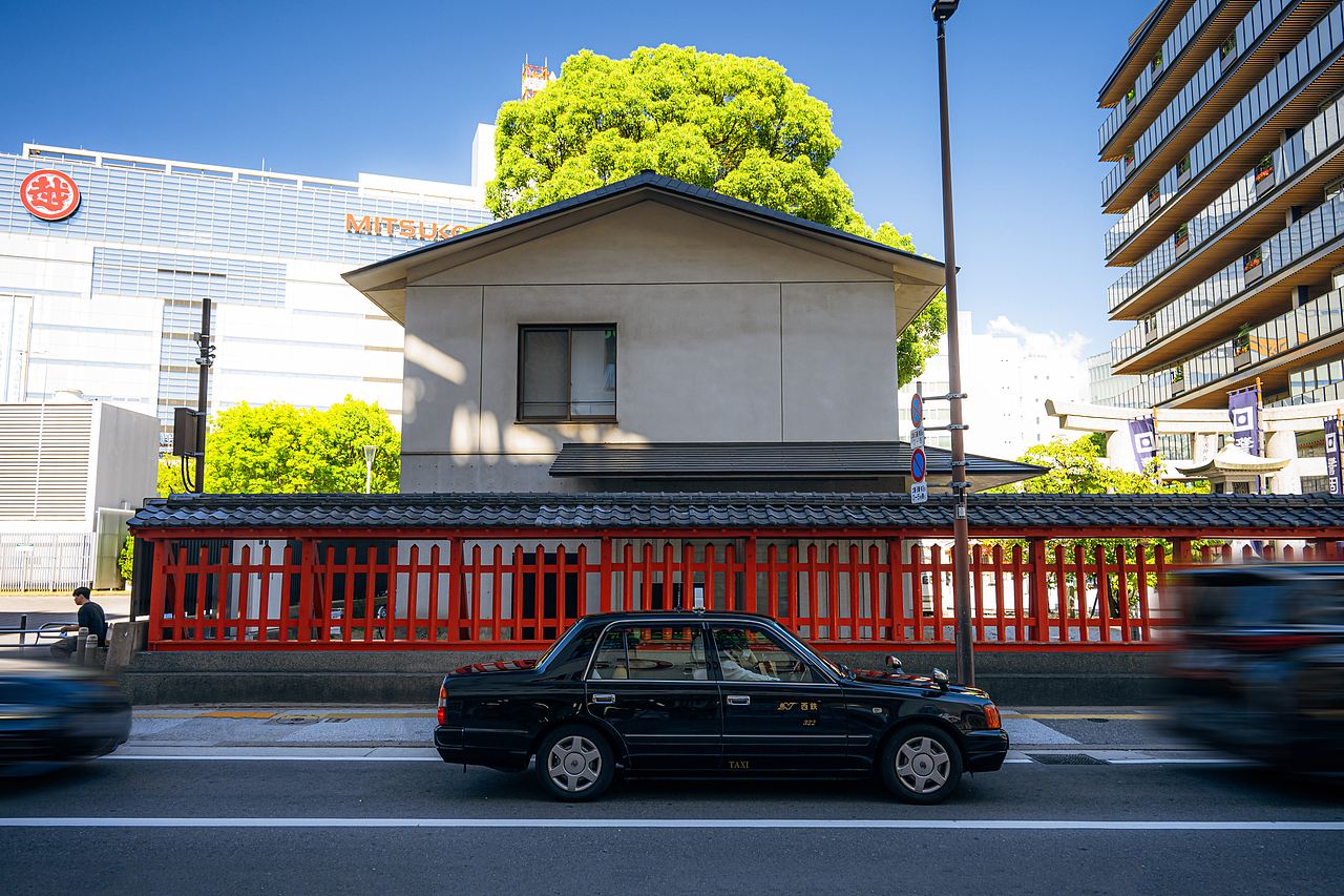 全日本都能见到的老式丰田出租,南部和中部的出租是黑色,北部有些地方是白色