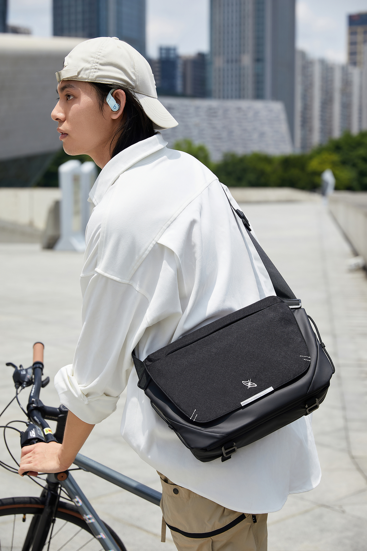 商业摄影｜新品双肩包拍摄｜包包拍摄｜男包拍摄（图ZMzk2ODUyOTky） - 时尚/艺术摄影 - 站酷设计师摄影师Fengzi原创素材 - 站酷ZCOOL