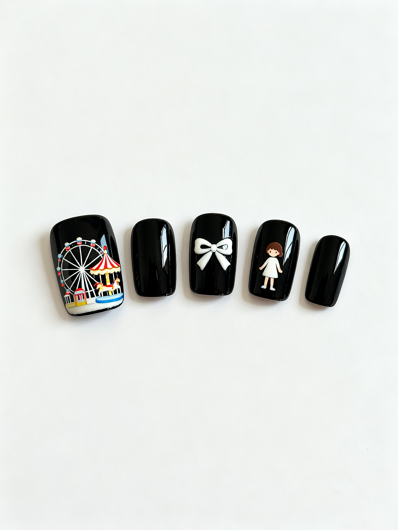 手绘美甲 一起去游乐园吧