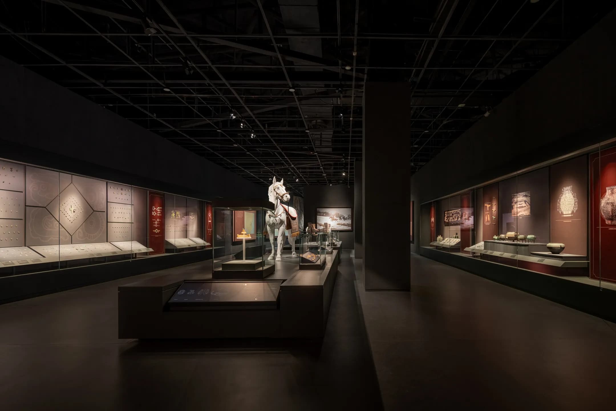 触摸鄂尔多斯的文明脉搏：博物馆里的文物对话与 “多元共生” 回响-森克思科技（图ZMTUyMzIxMzI=） - 观点 - 站酷设计师森克思科技原创素材 - 站酷ZCOOL