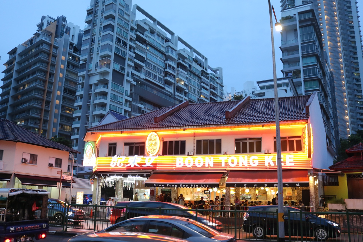 新加坡设计师如何升级中餐设计？鸡饭品牌的新思路（图ZMTUyMzMzMjg=） - 资讯 - 站酷设计师智明了智明原创素材 - 站酷ZCOOL