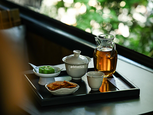 山下茶馆  1/2⛰️ 山下饮茶山上饮酒