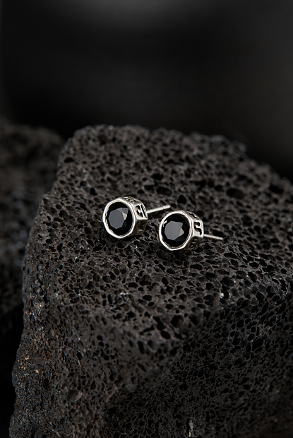 小众朋克耳钉（图ZMzk3MTA3MDYw） - 产品摄影 - 站酷设计师天降lmaty原创素材 - 站酷ZCOOL