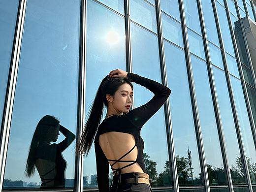 时尚写真街拍，美女模特小凤