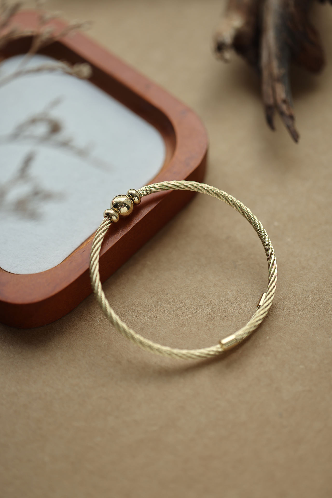 产品拍摄丨中古风饰品丨珠宝首饰丨手镯丨耳钉