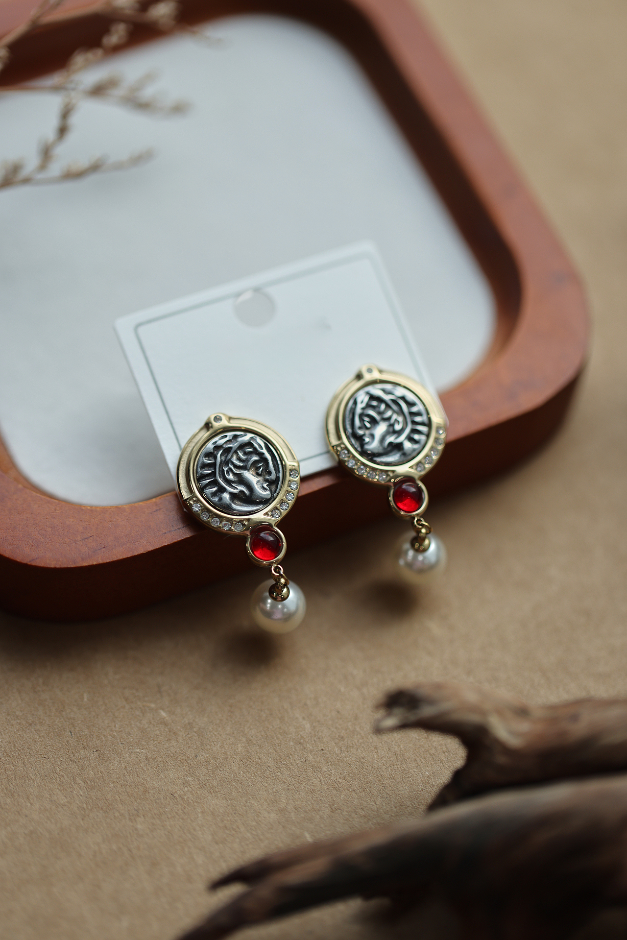 产品拍摄丨中古风饰品丨珠宝首饰丨手镯丨耳钉