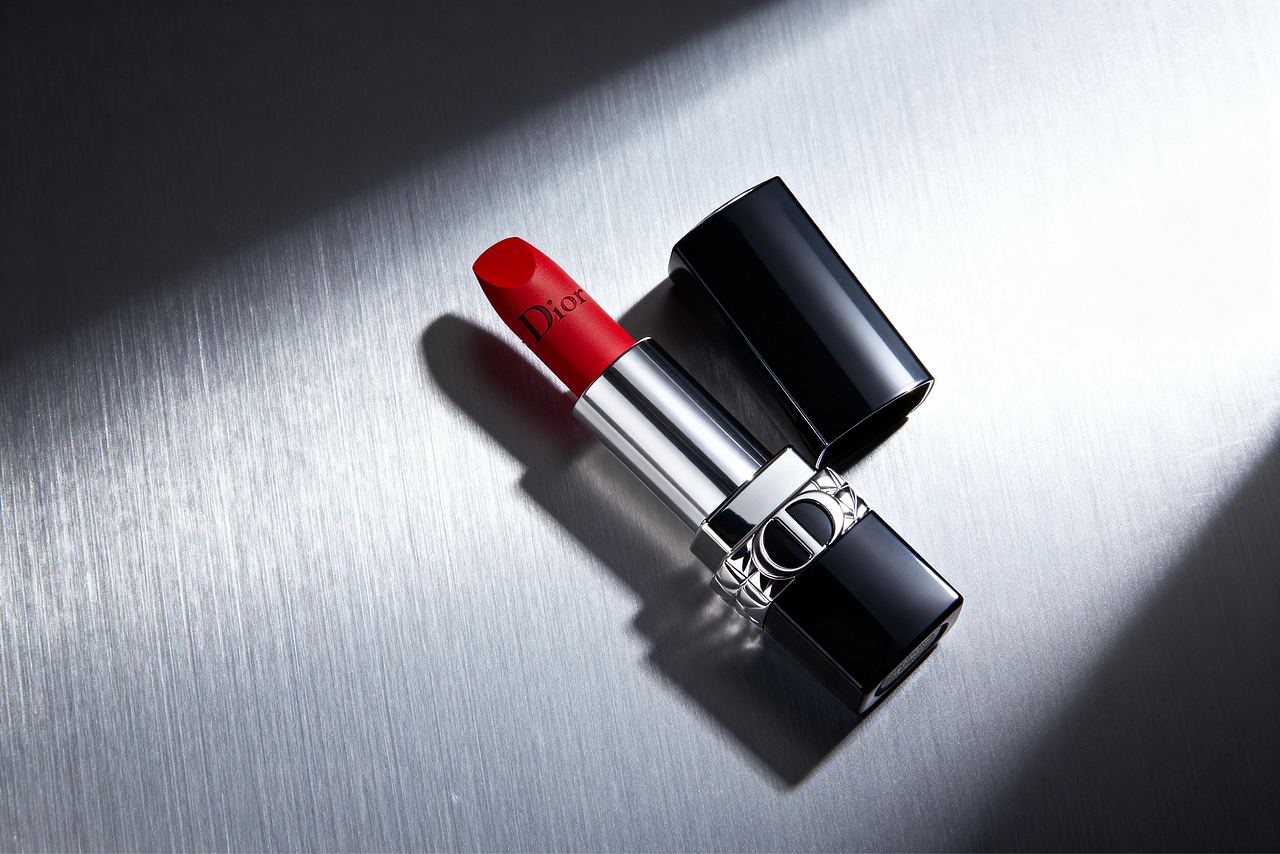 Dior 口红 I 节日/布料/情人节/创意Ai场景出图（图ZMzk3MTg4NzE2） - 产品 - 站酷设计师沐风keyshot原创素材 - 站酷ZCOOL