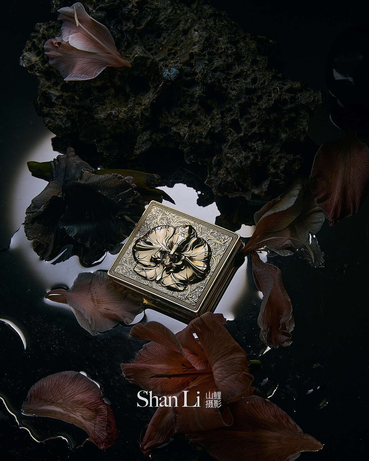 美妆产品croxx粉饼拍摄（图ZMzk3MjM5NTQ0） - 产品摄影 - 站酷设计师山鲤摄影商拍版原创素材 - 站酷ZCOOL