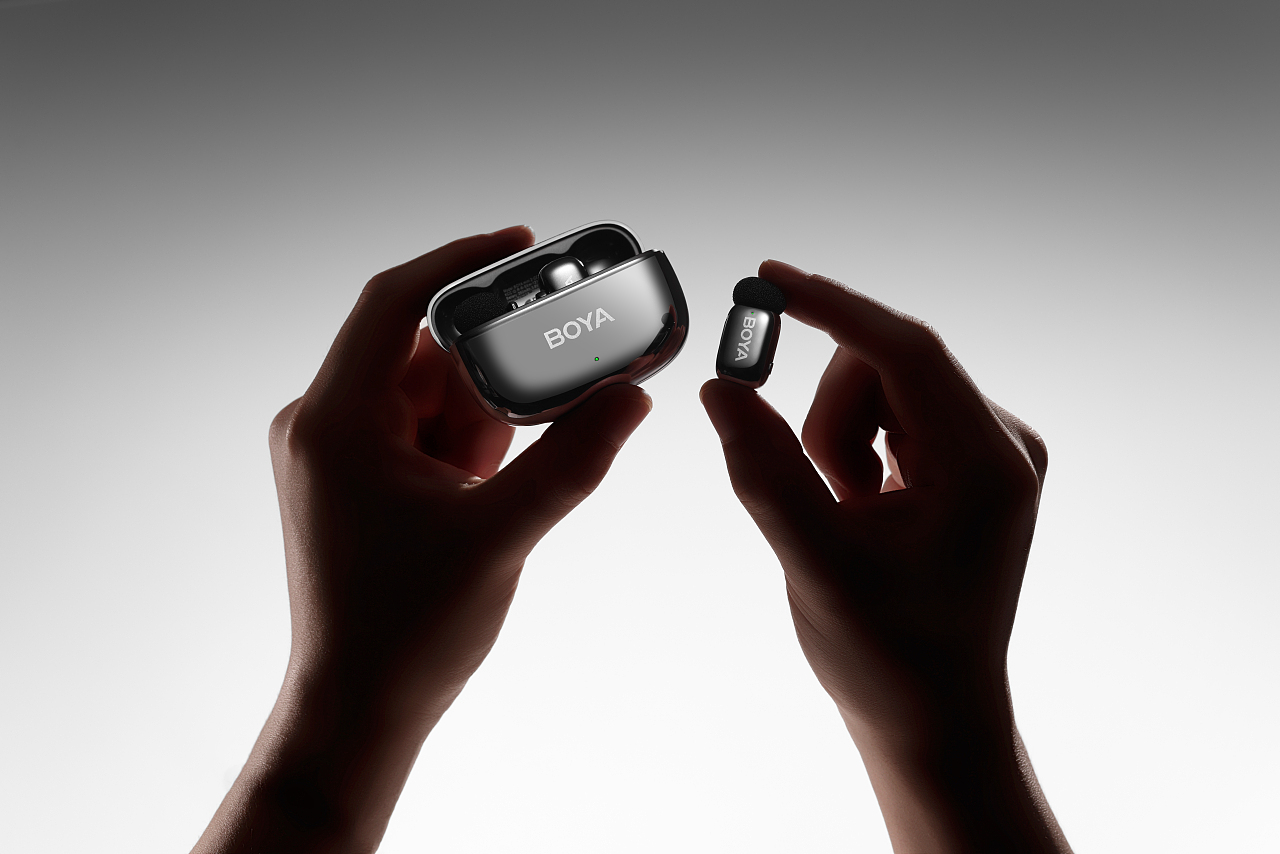 BOYA mini 2 无线麦克风深空灰手持暗色调拍摄