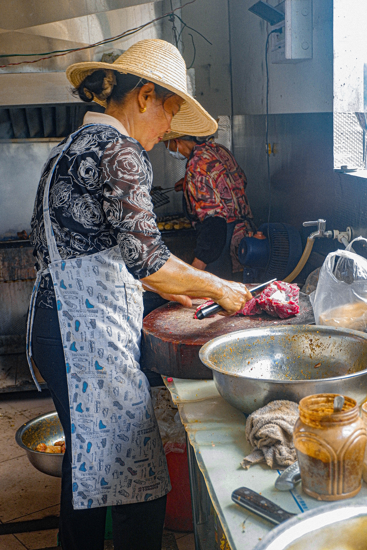 2025年10月外出-墨江双龙烧烤城