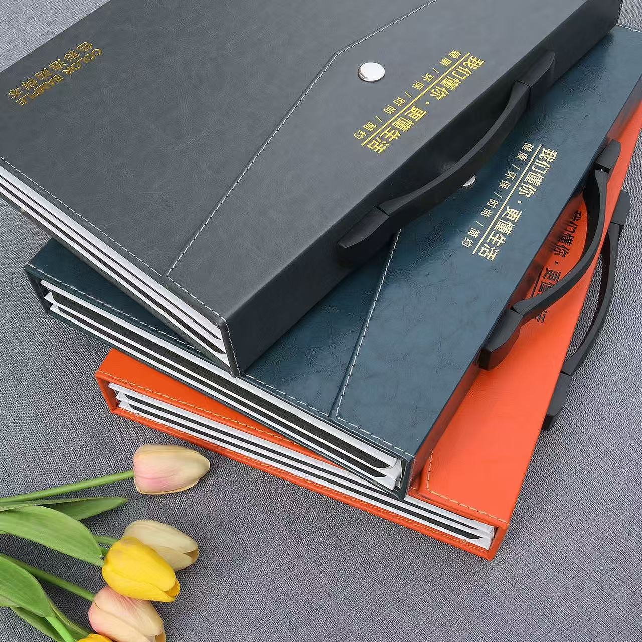 手提式4折6面翻页板材翻页色卡册