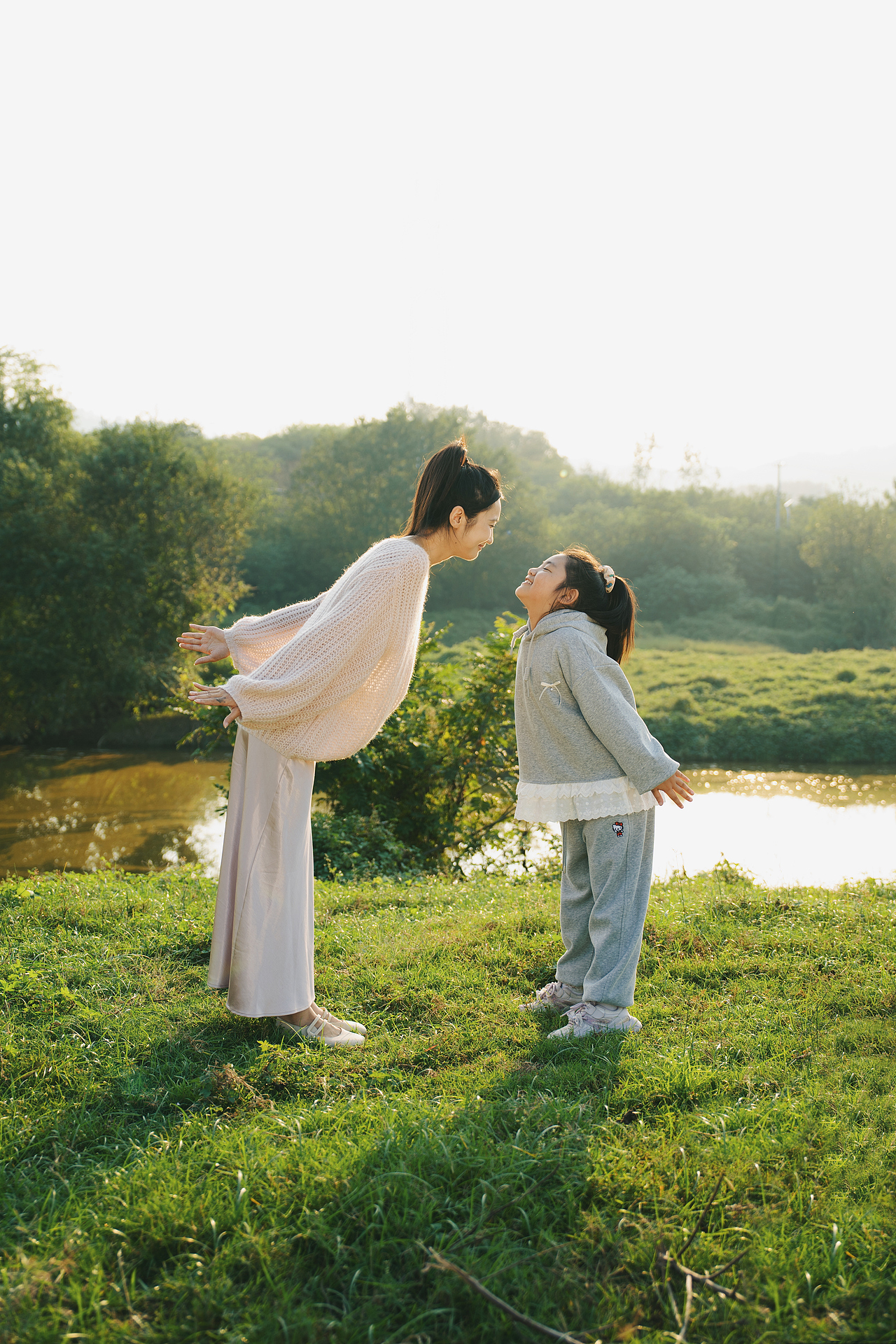 初秋暖阳下的向日葵（图ZMzk3NTgyNTA0） - 人像摄影 - 站酷设计师AIERS052894原创素材 - 站酷ZCOOL