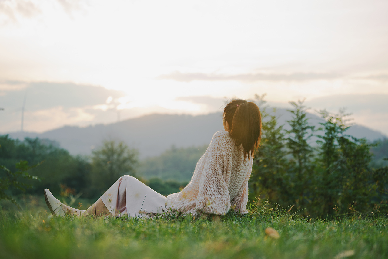 初秋暖阳下的向日葵（图ZMzk3NTgyNDY4） - 人像摄影 - 站酷设计师AIERS052894原创素材 - 站酷ZCOOL