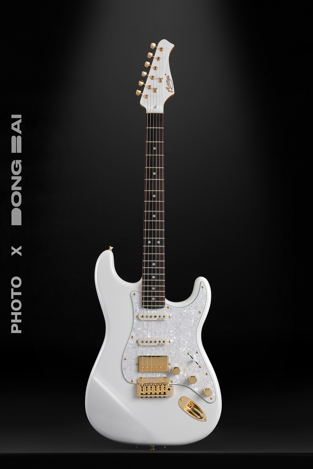 电吉他黑背景拍摄案例（图ZMzk3NTg0ODEy） - 产品摄影 - 站酷设计师DongBai东白文化原创素材 - 站酷ZCOOL