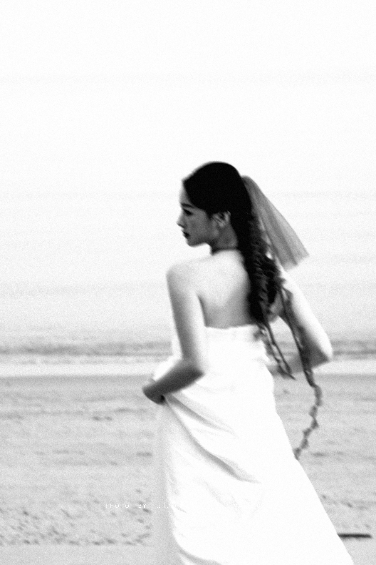 人像作品/轻婚纱/一抹红（图ZMzk3NjEwODYw） - 时尚/艺术摄影 - 站酷设计师iamaya原创素材 - 站酷ZCOOL