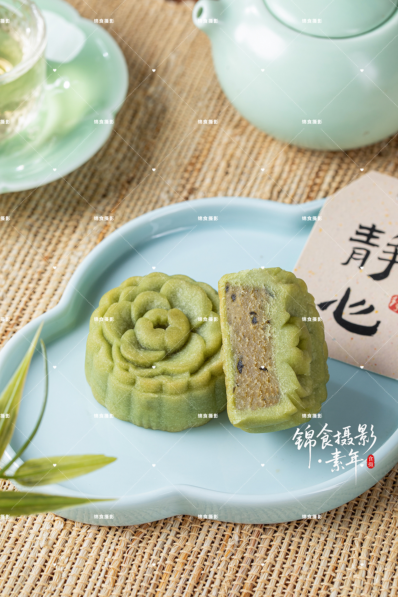 复古的中式风,也可以很小清新。浅米色,搭配青色盘子,茶壶,小清新感觉扑面而来。