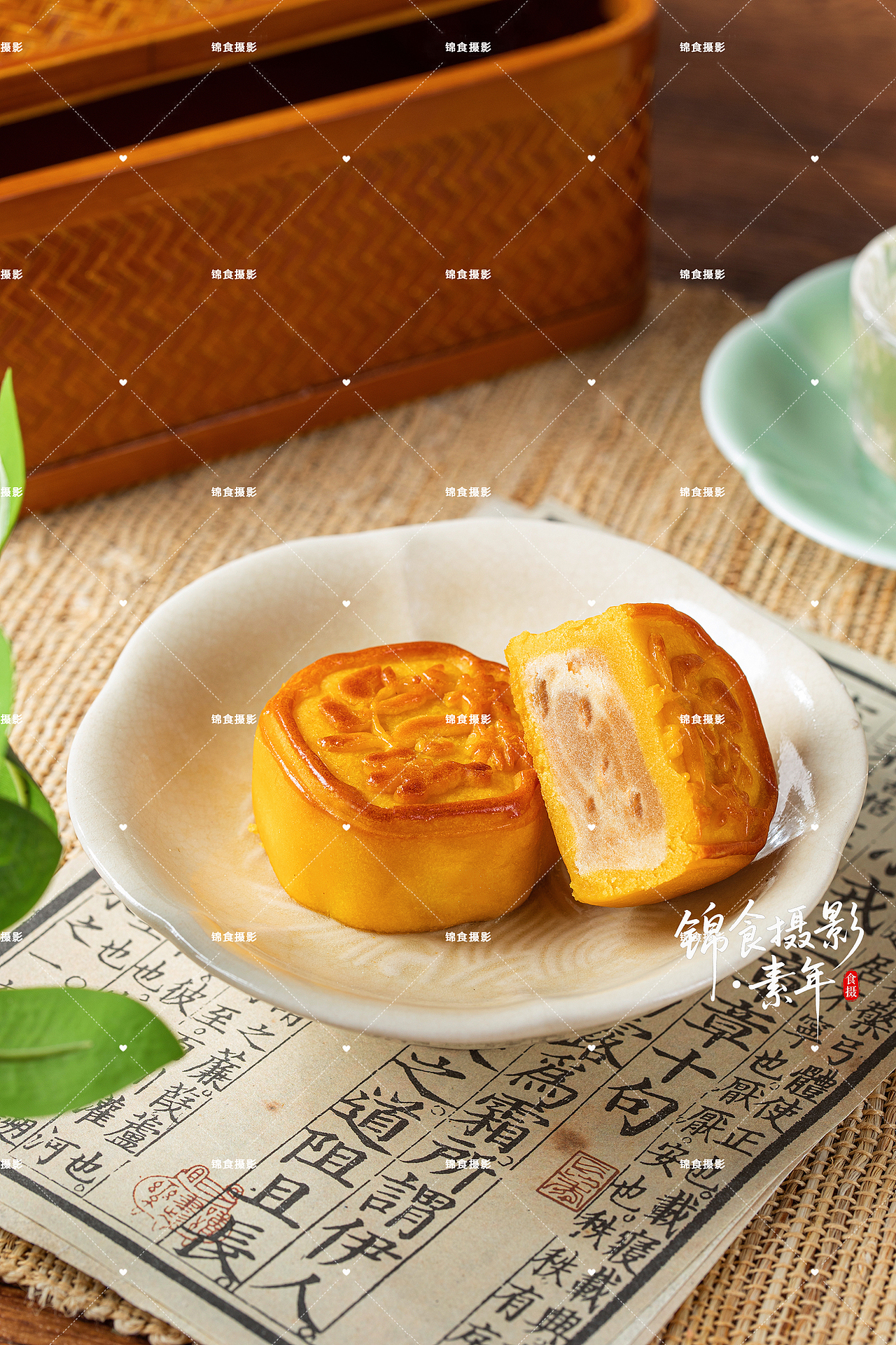 两片写了诗经的复古纸,搭配上中式碟子,复古也可以很优雅~