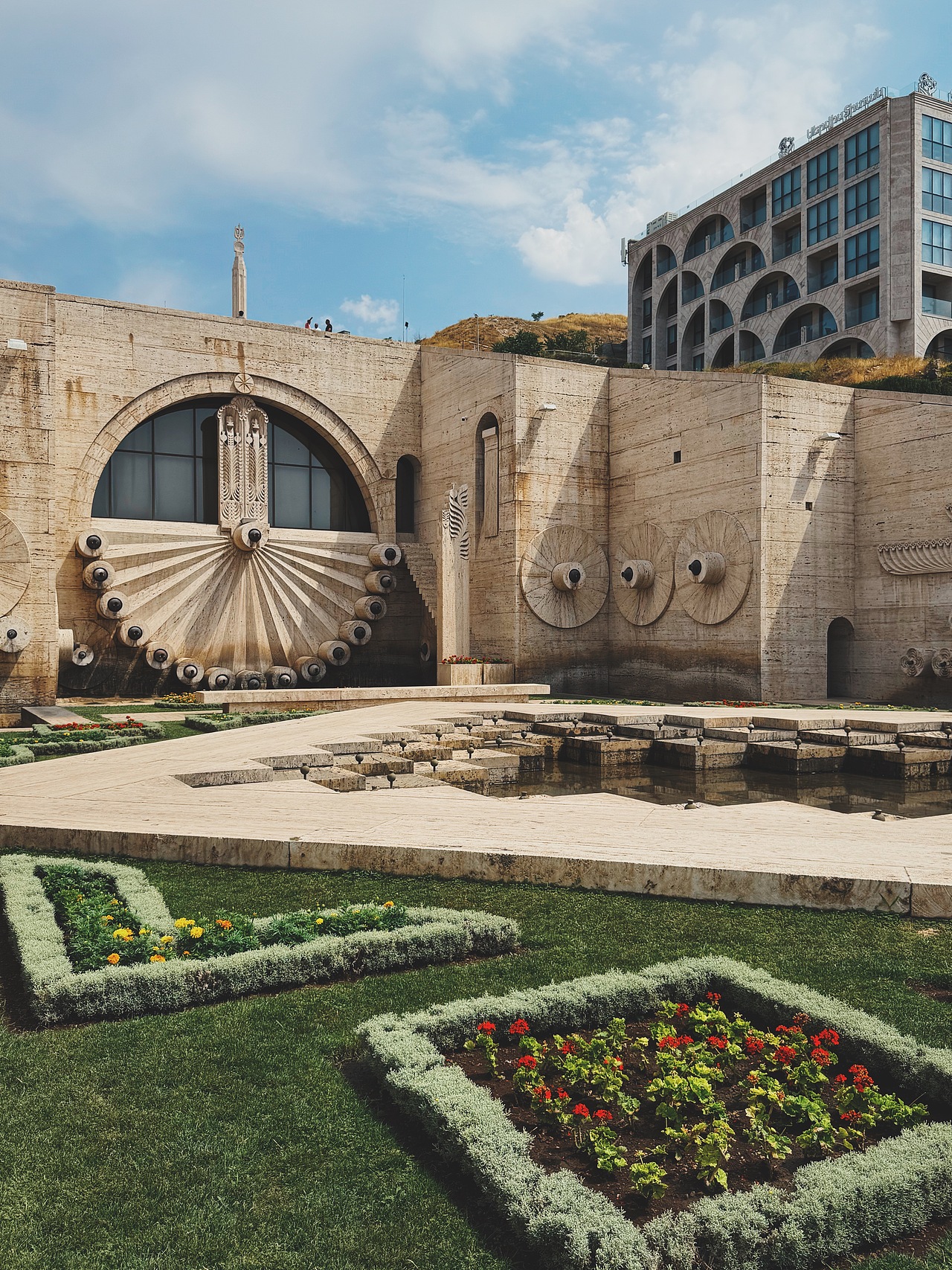 格鲁吉亚，亚美尼亚