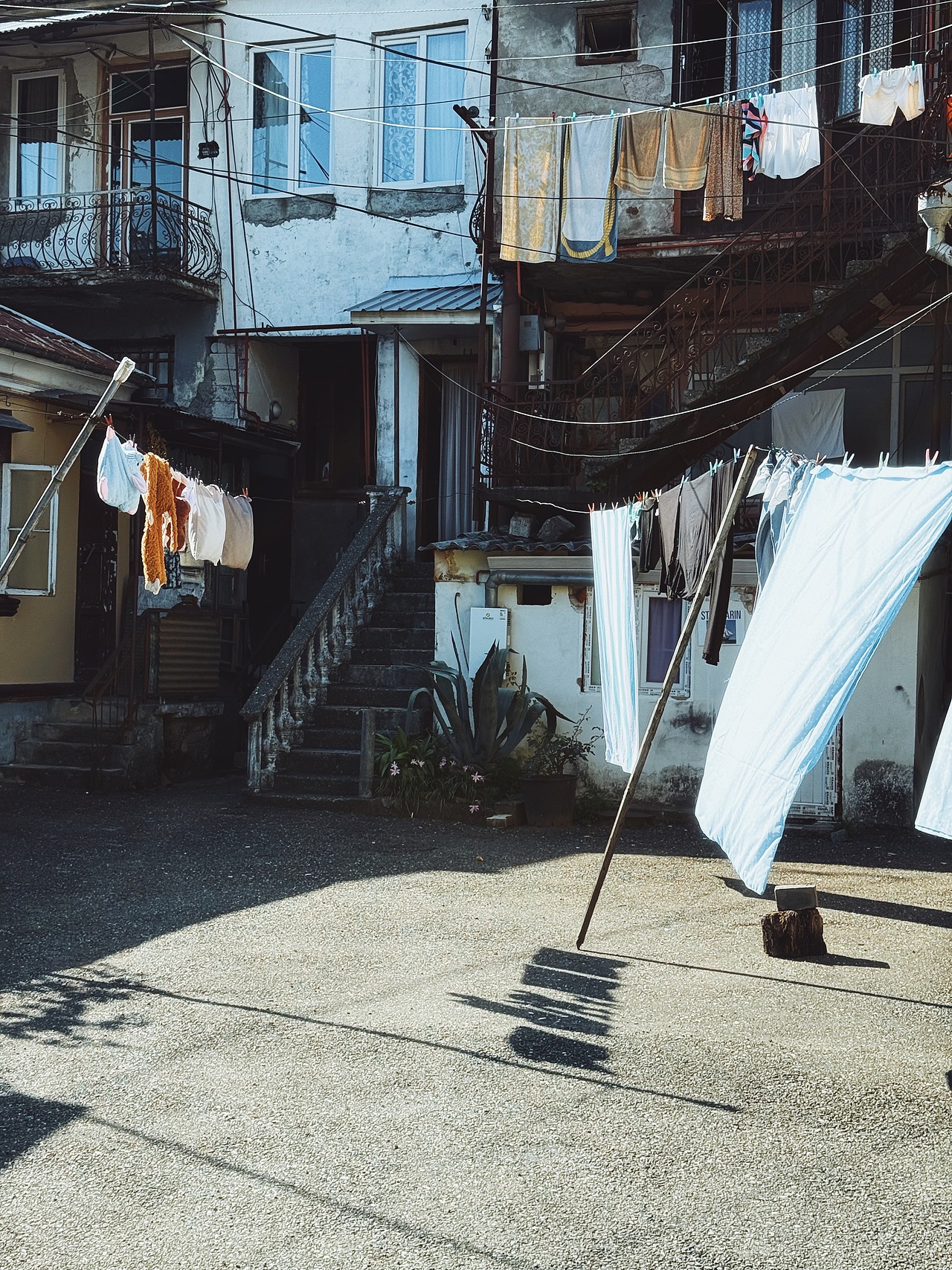 格鲁吉亚，亚美尼亚