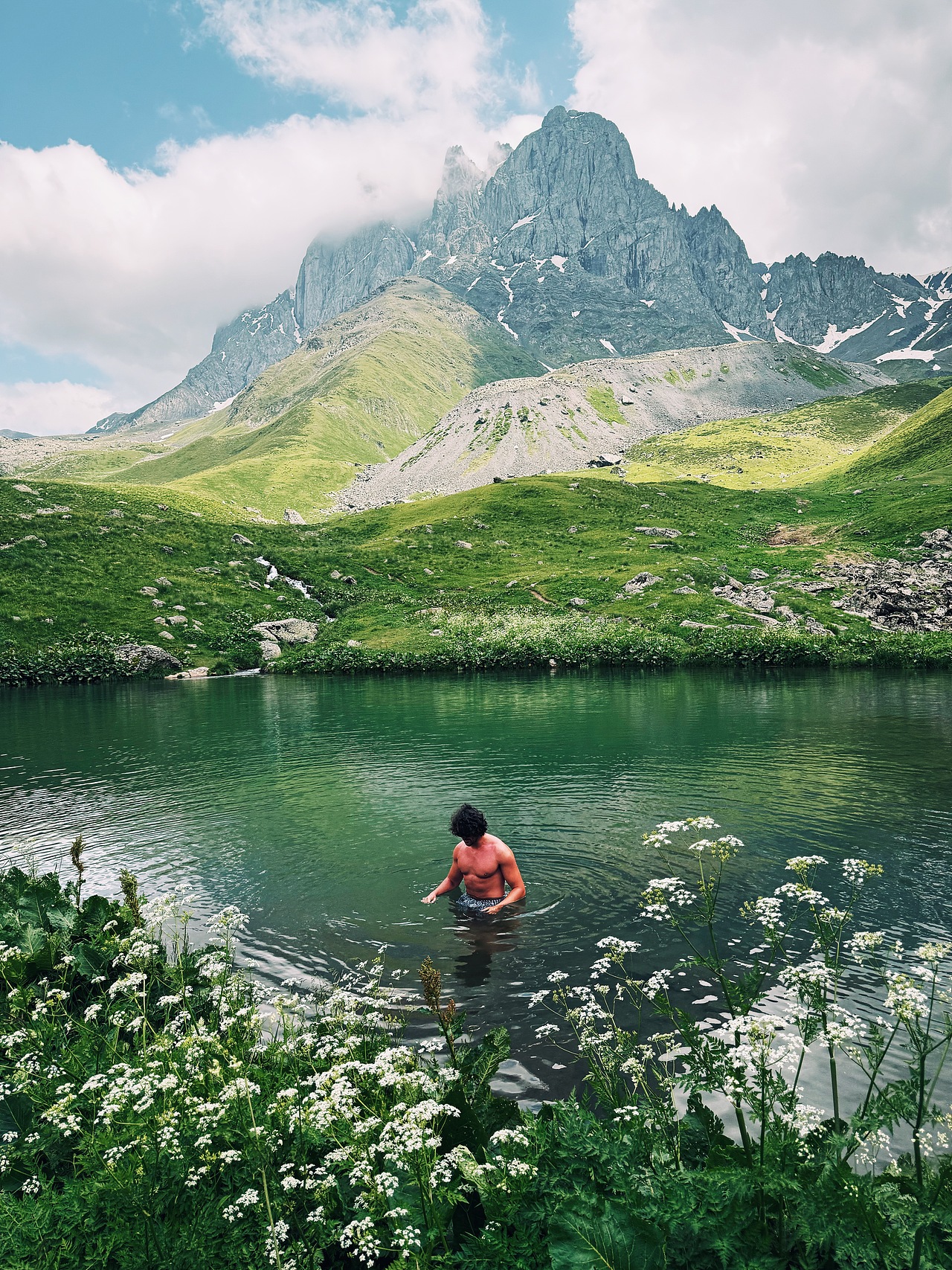 格鲁吉亚，亚美尼亚